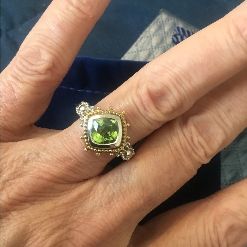 NWT Gorgeous Dallas Prince Natural Peridot Gemstone Ring